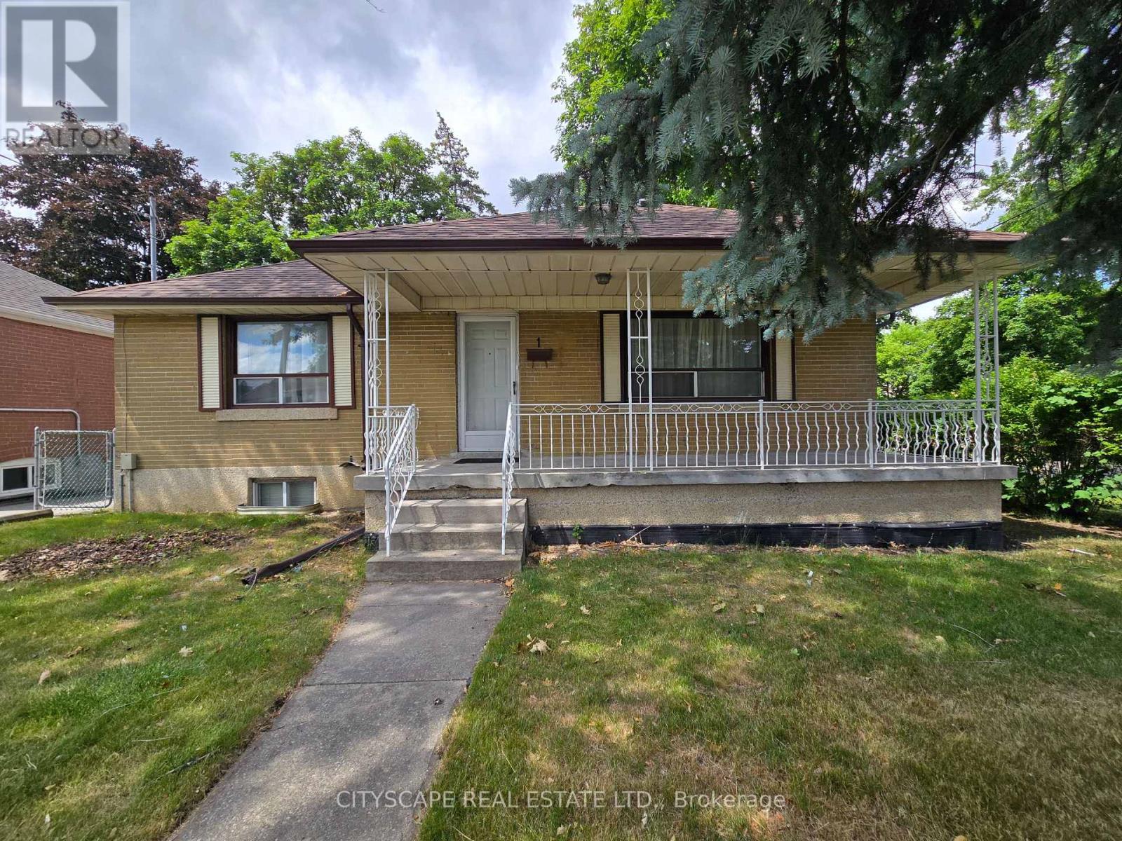 1 Letchworth Cres, Toronto Downsview-roding-cfb, ON M3M 1Y7