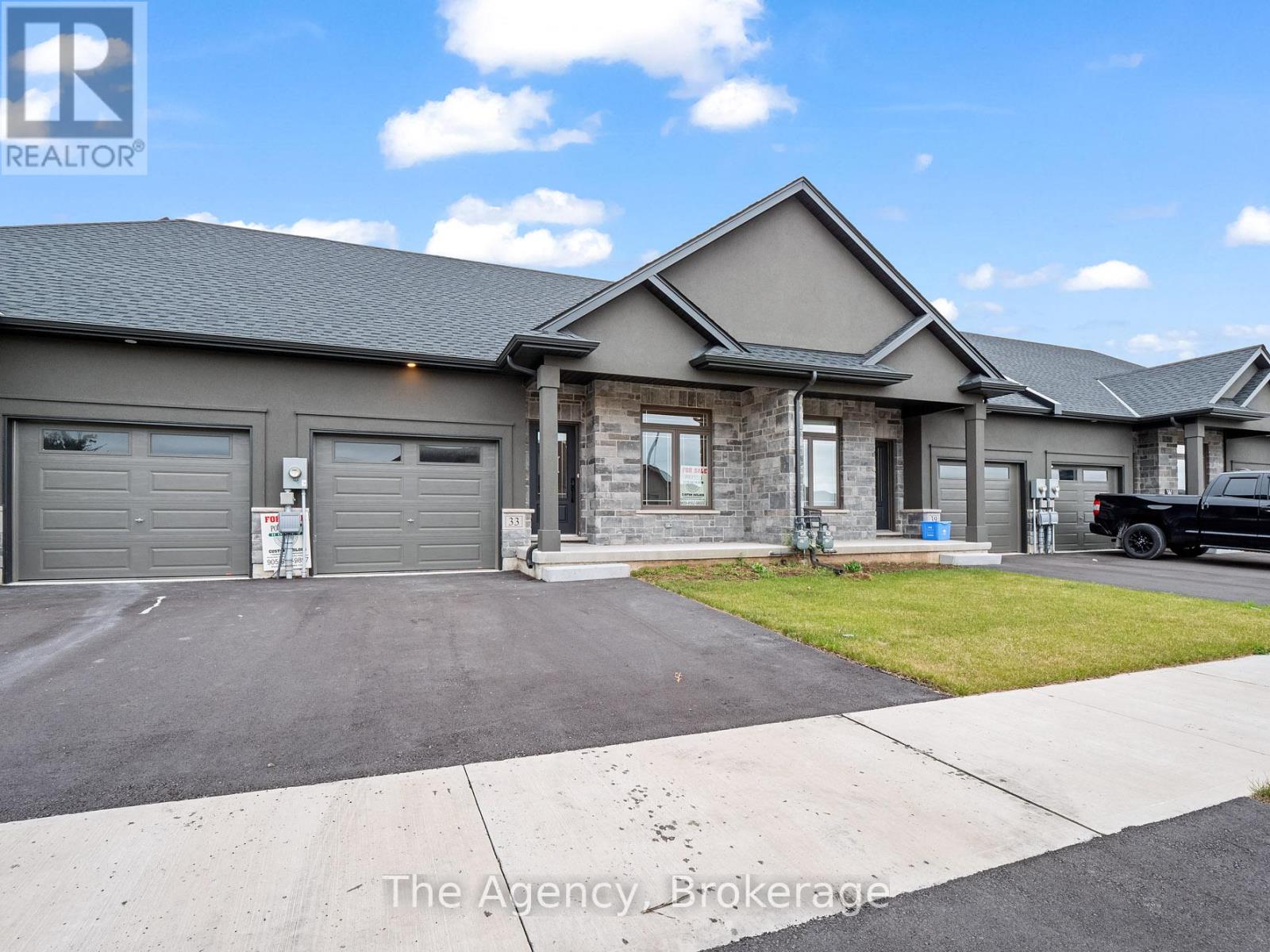 15 Austin Dr S, Welland, ON L3B 5N8