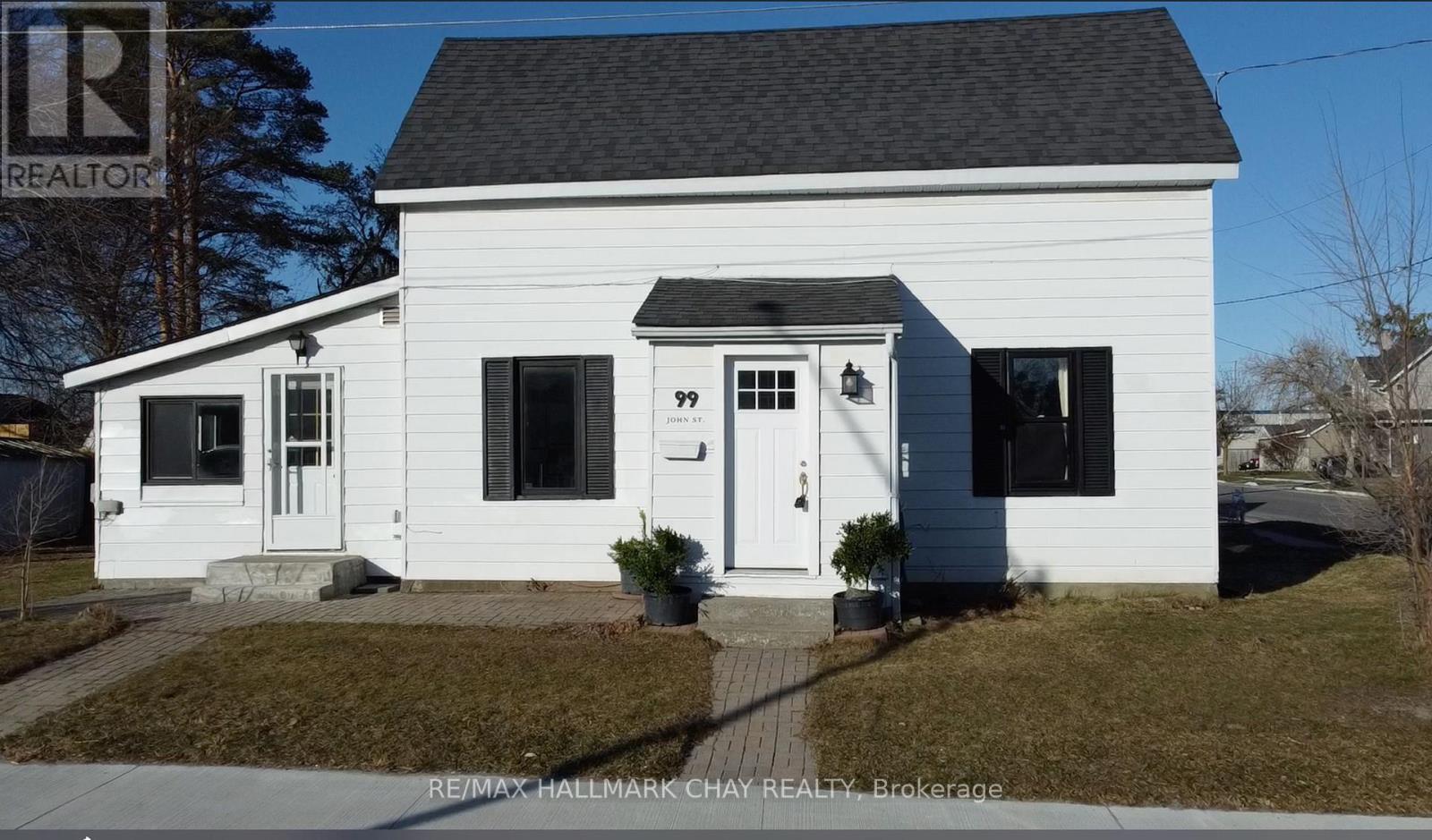 99 John St W, Barrie, ON L4N 2K7