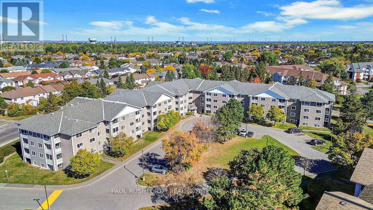 322 316 Lorry Greenberg Dr, Ottawa, ON K1T 2P4