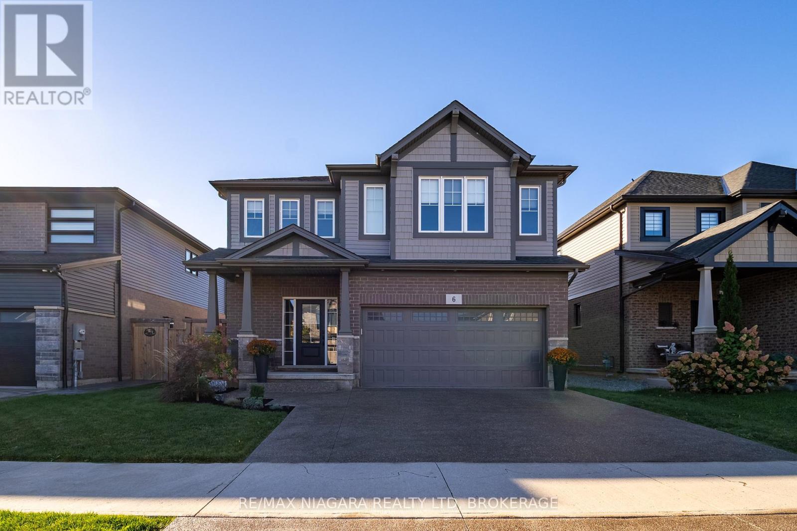 6 Myrtle St N, Pelham, ON L3B 5N5