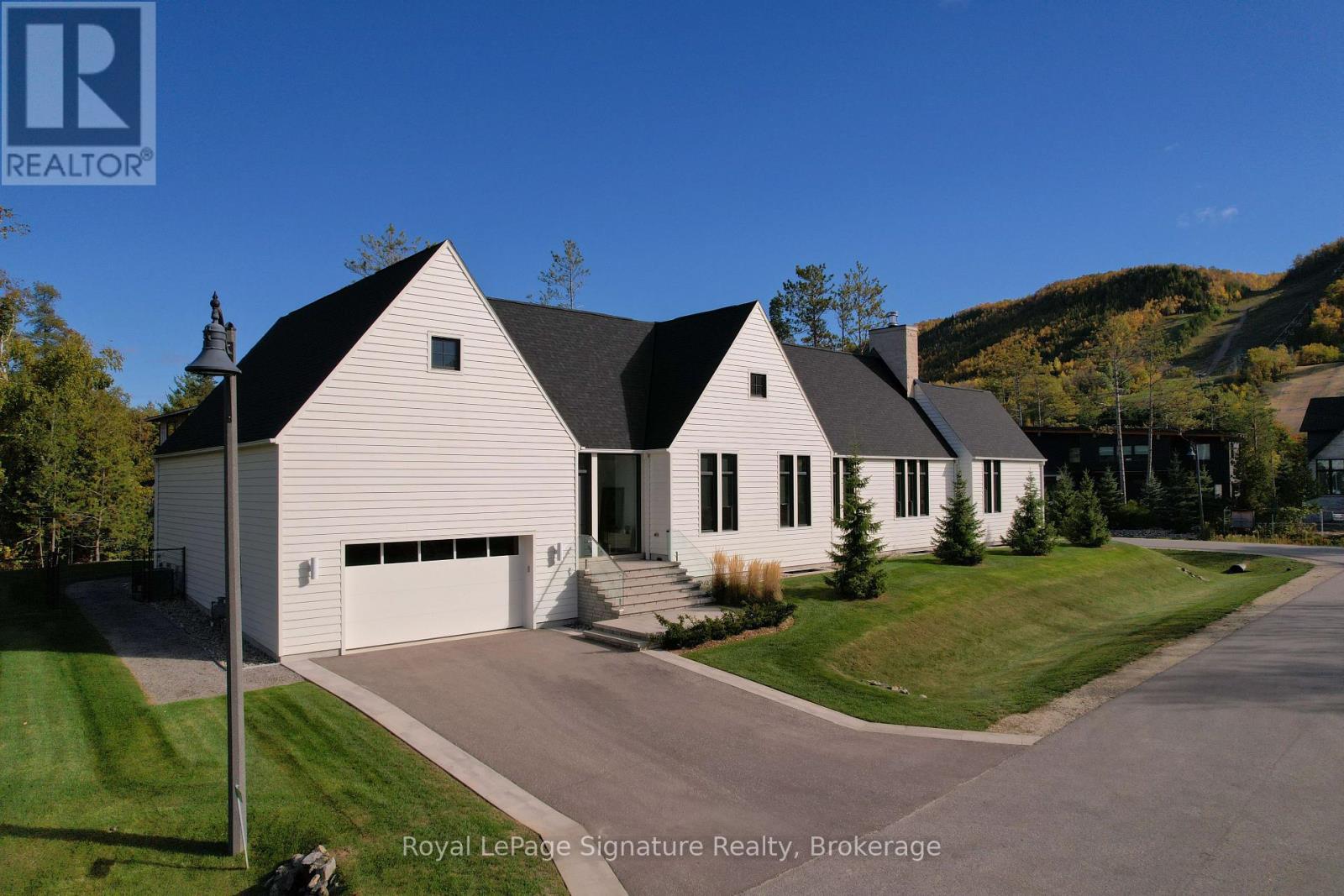 101 Deer Ln, The Blue Mountains, ON N0H 1J0