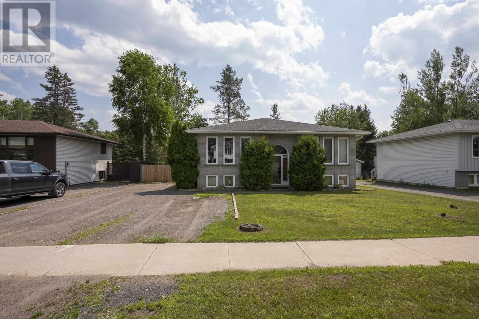 1465 John Street Rd, Thunder Bay, ON P7G 1H9