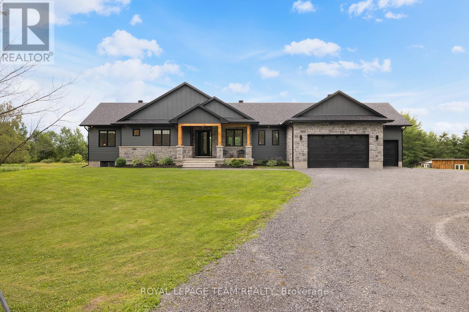 3783 Woodkilton Rd, Ottawa, ON K0A 3M0