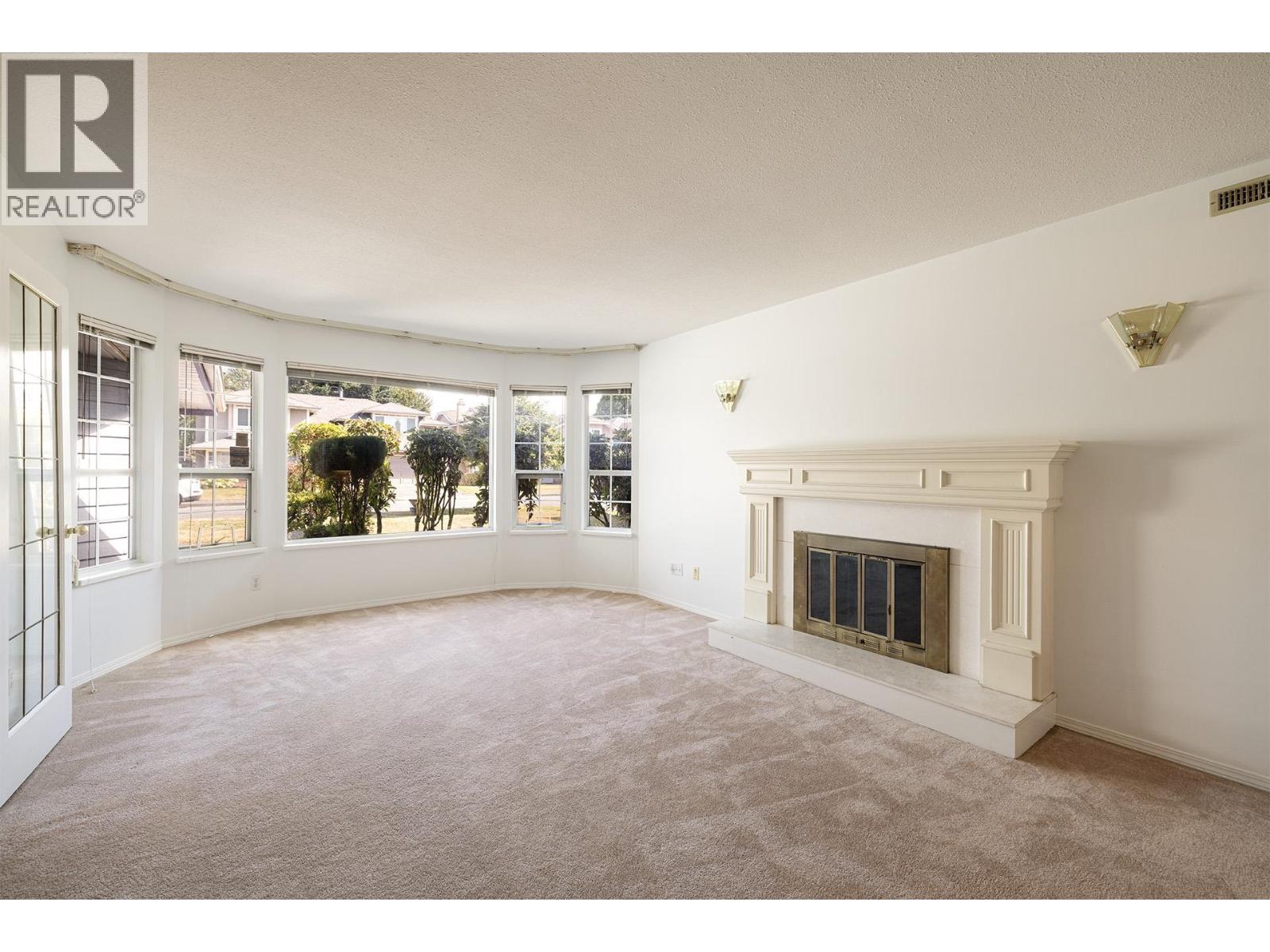 5720 Bouchard Gate, Richmond, BC V7C 5H5