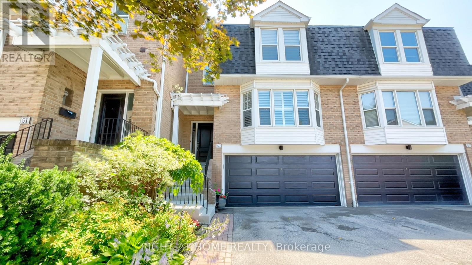 50 Tamarack Cir, Toronto, ON M9P 3T9