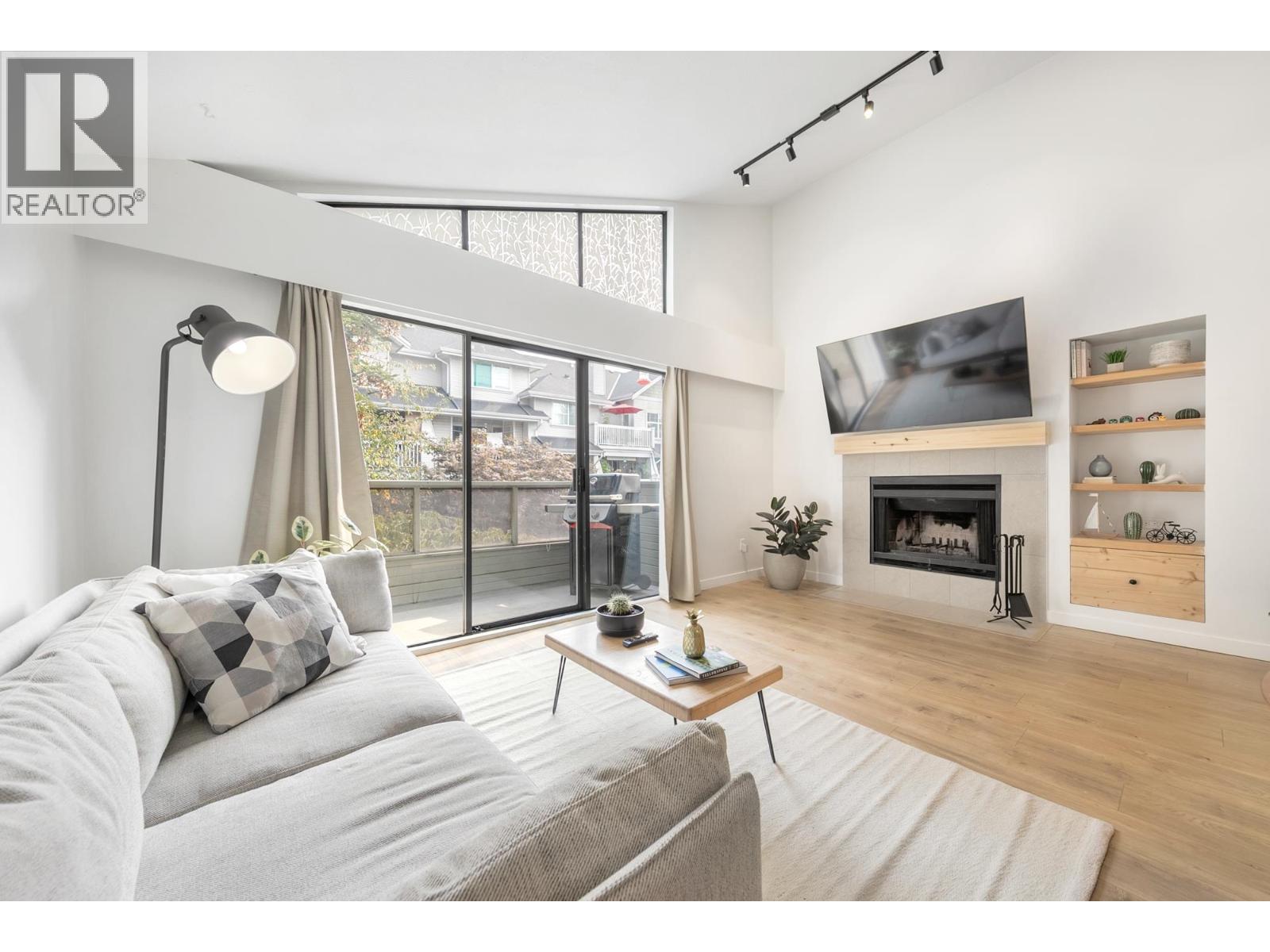 225 Mowat Street Unit 306, New Westminster, BC V3M 4B1