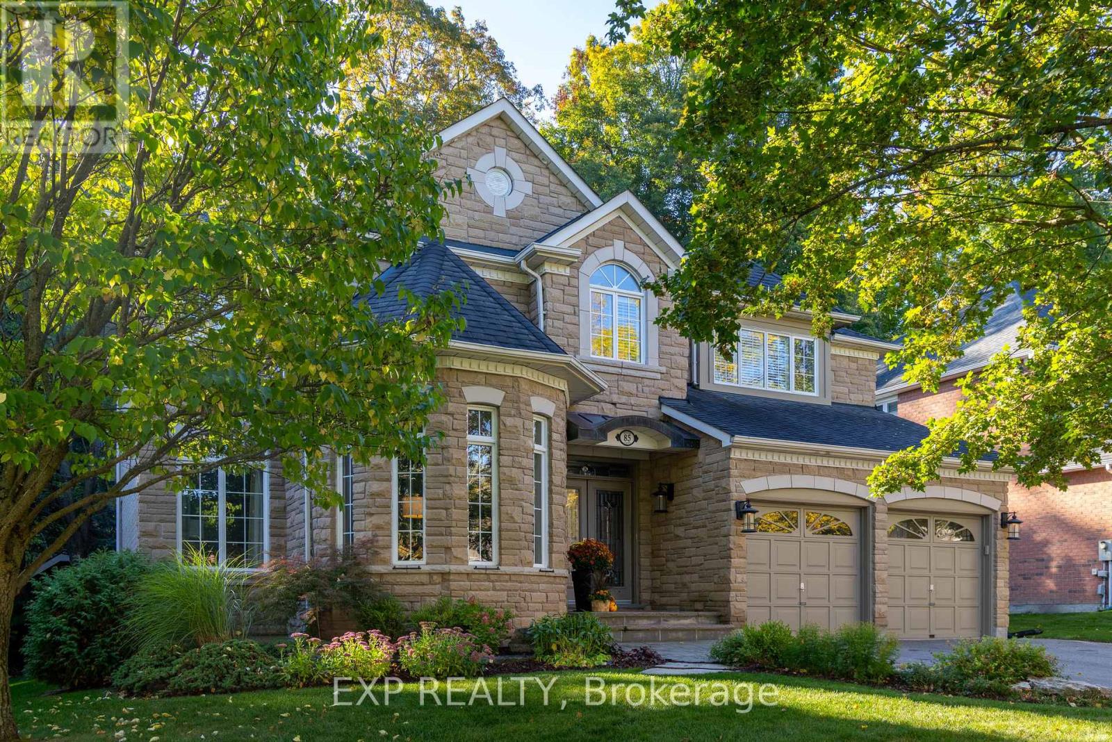 85 Willis Dr, Aurora, ON L4G 7M4