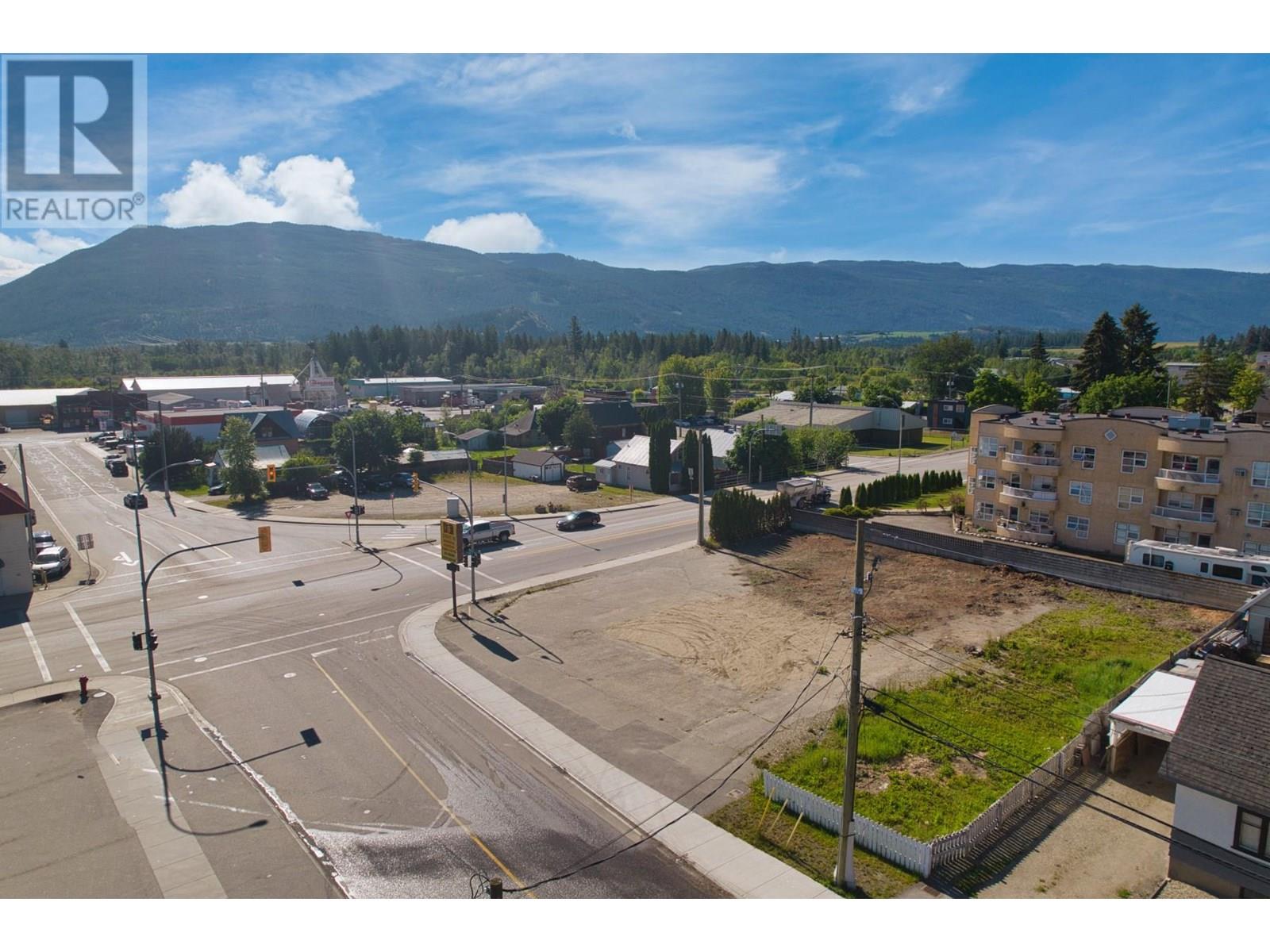 606 George St, Enderby, BC V0E 1V1