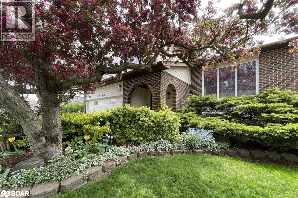 780 Woodward Ave, Milton, ON L9T 3T9