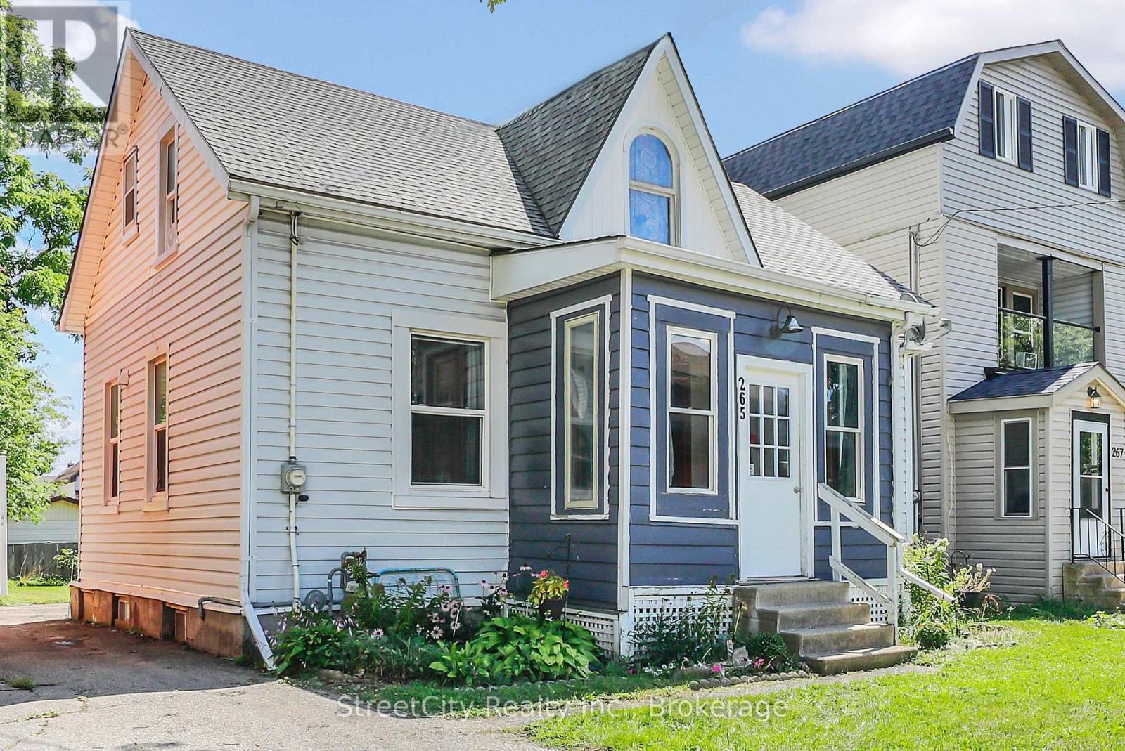 265 Front St, Stratford, ON N5A 4J1