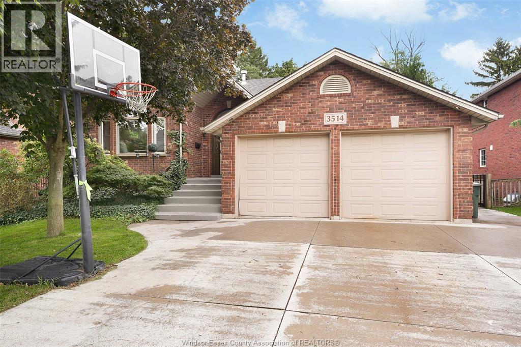 3514 Bruce Ave, Windsor, ON N9E 4R9