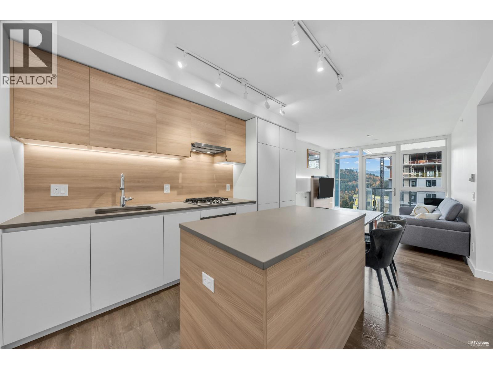 652 Whiting Way Unit 2508, Coquitlam, BC V3J 0K3