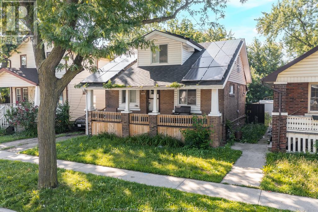 3235 Millen St, Windsor, ON N9C 1T1