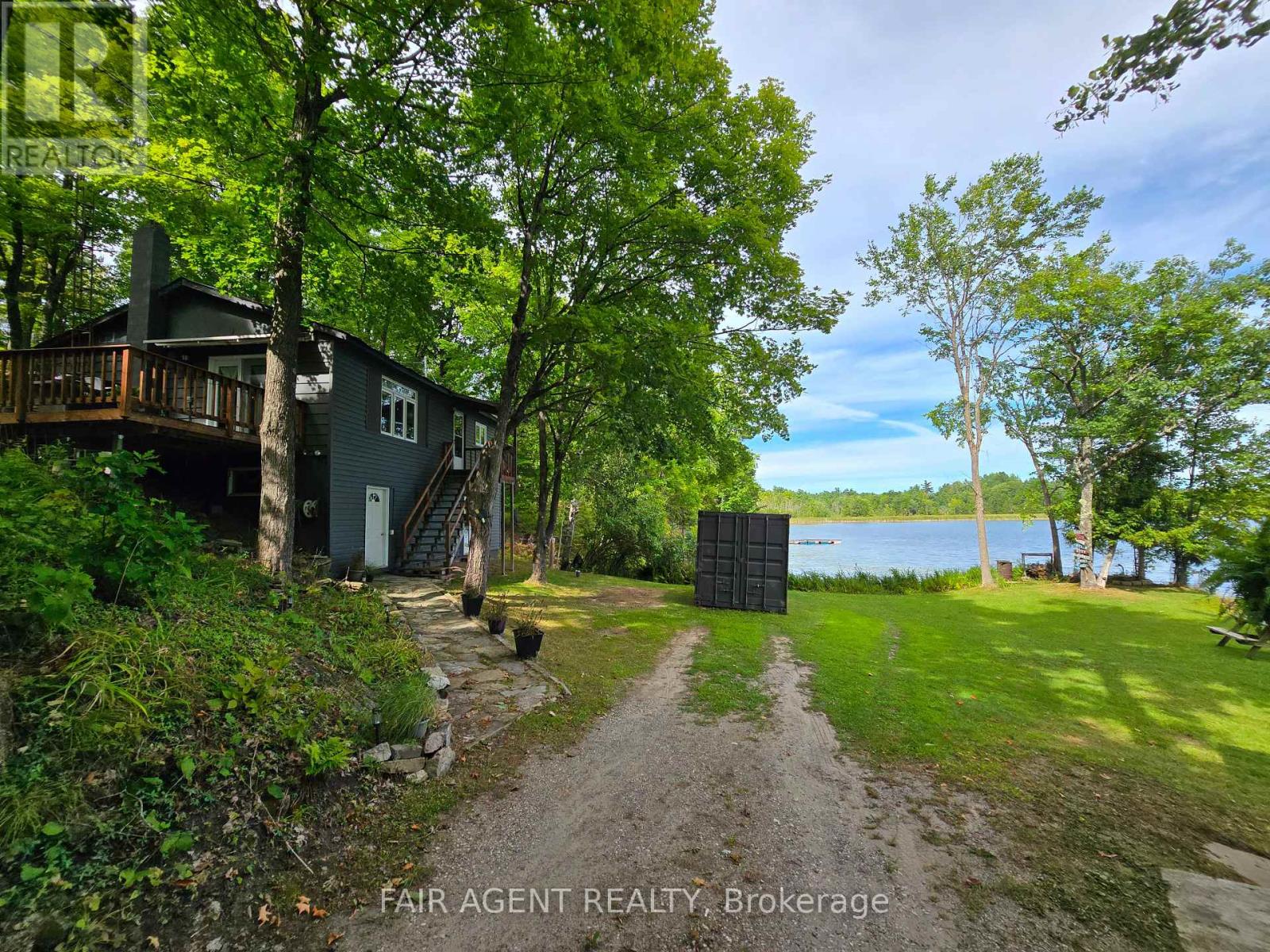 510 Cherie Hill Ln, Tay Valley, ON K7H 3C7