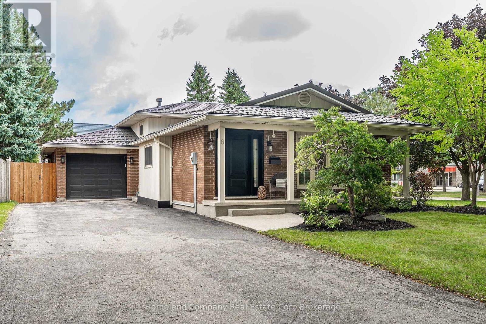 8 Murray Hill Rd, Stratford, ON N5A 7J8