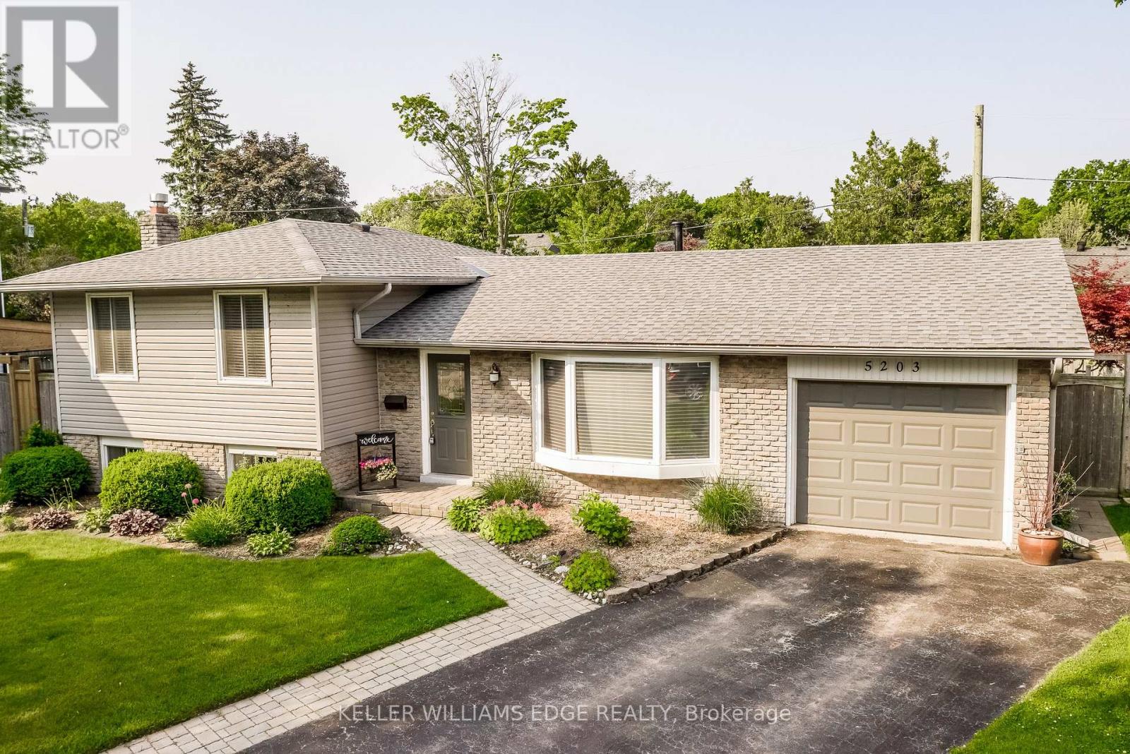5203 Broughton Cres, Burlington Appleby, ON L7L 3C1