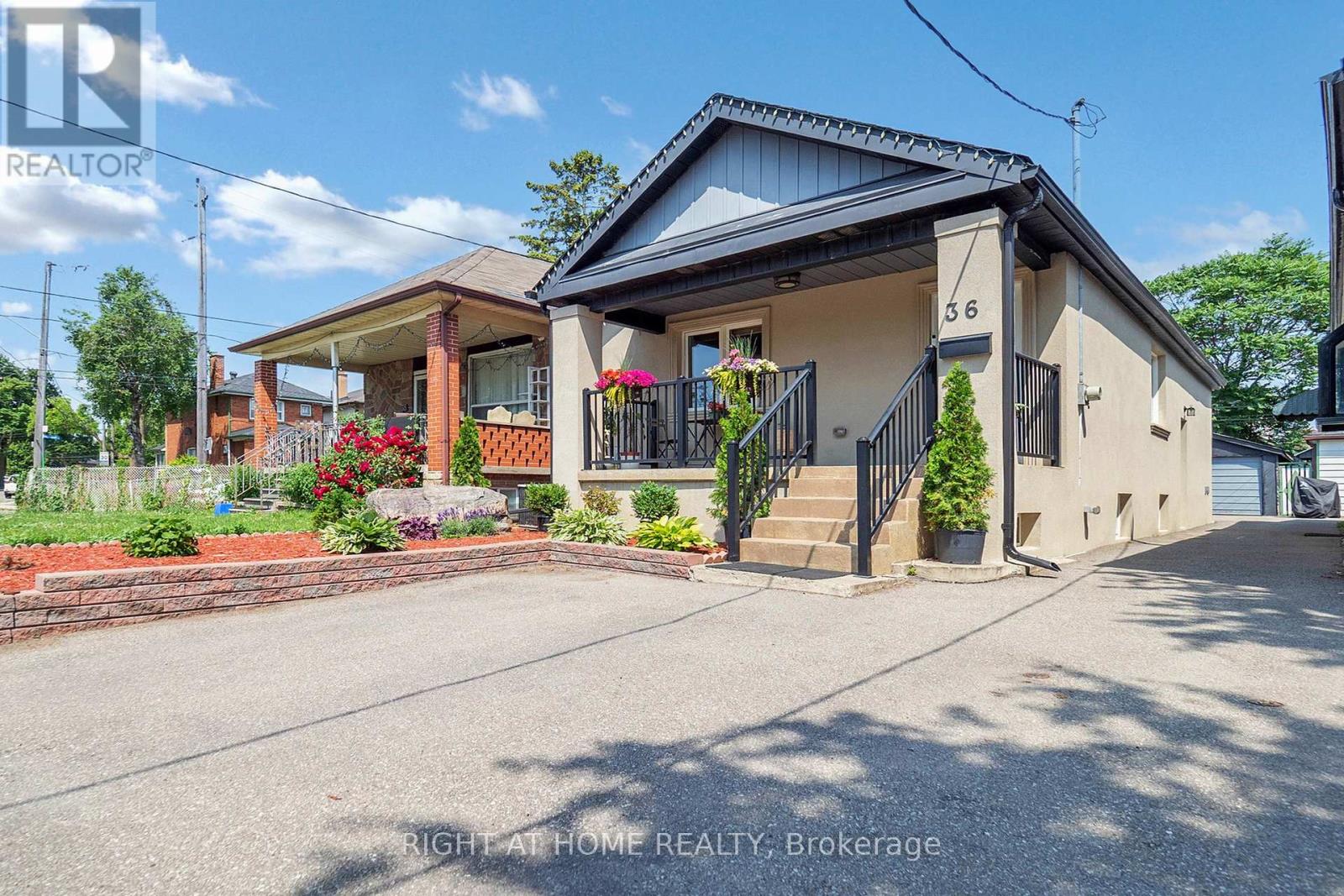 36 Juliet Cres, Toronto, ON M6M 1N4