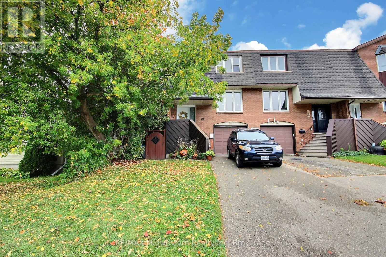 755 York Ave N, North Perth, ON N4W 2Y3
