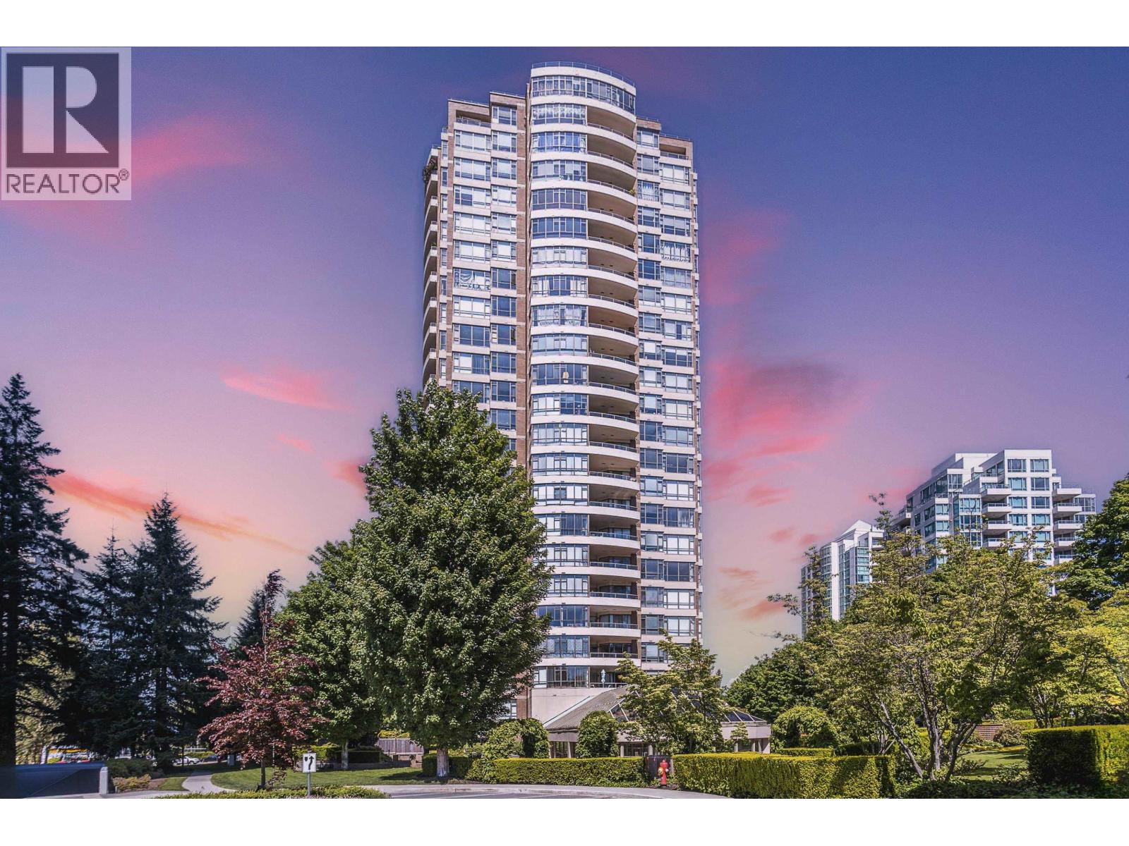 5885 Olive Avenue Unit 702, Burnaby, BC V5H 4N8