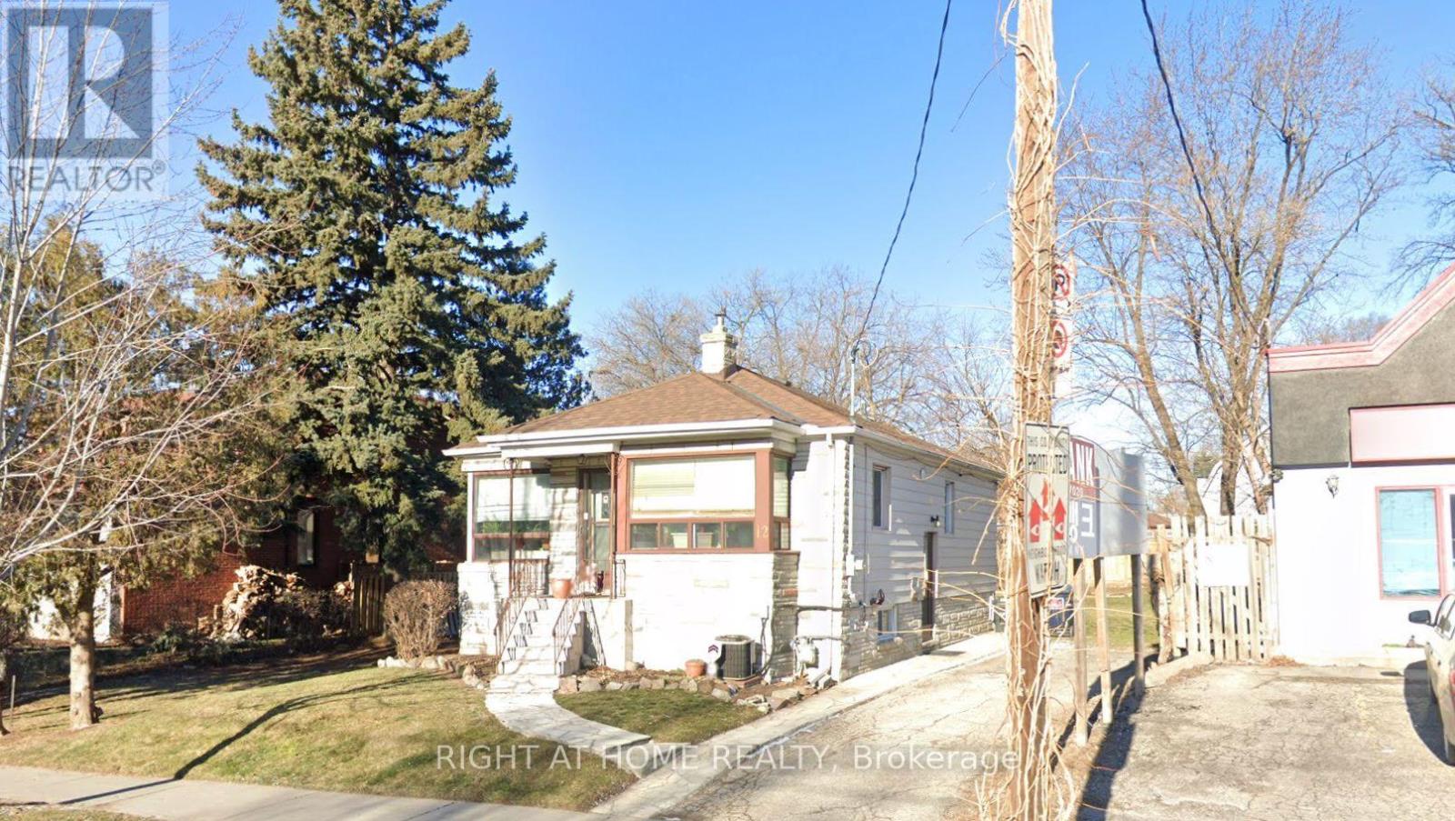 12 Connaught Ave, Toronto, ON M2M 1G6