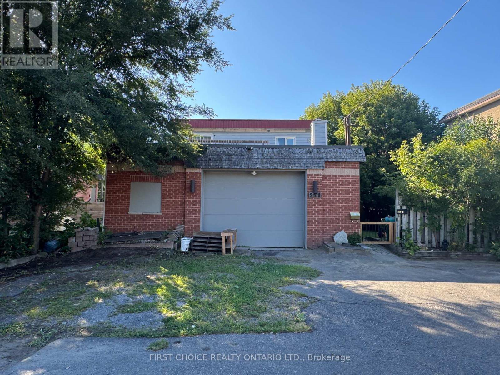 253 Frechette St, Ottawa, ON K1L 7T3