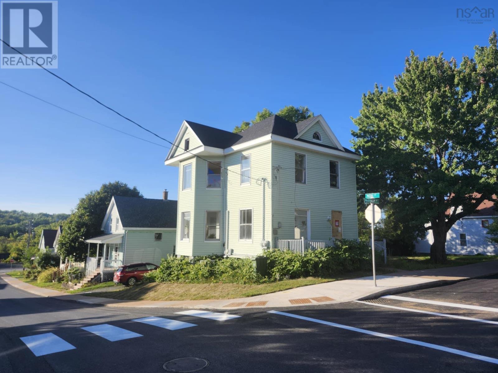 465 Macdonald St, New Glasgow, NS B2H 2V9