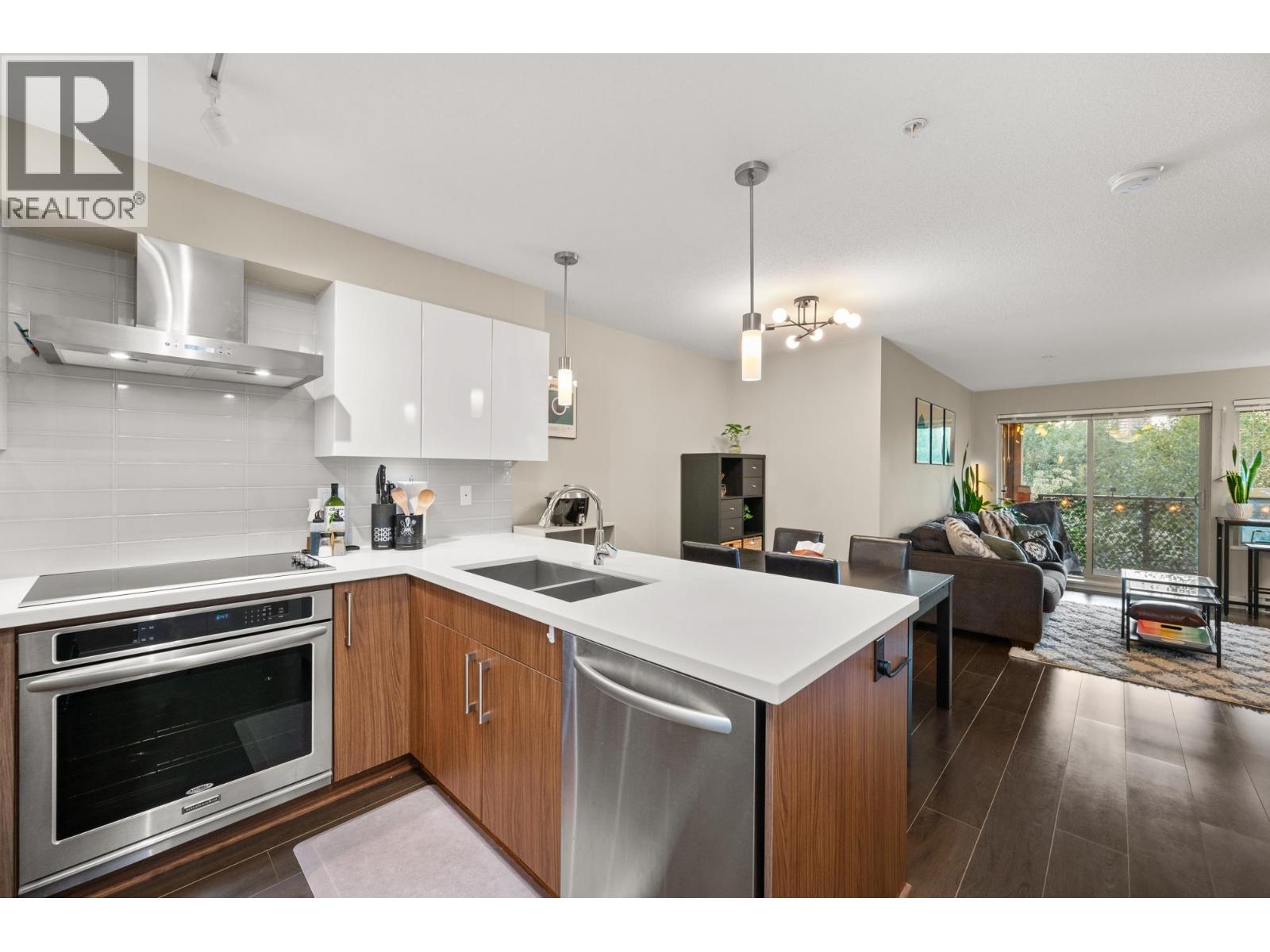 7131 Stride Avenue Unit 301, Burnaby, BC V3N 0E3