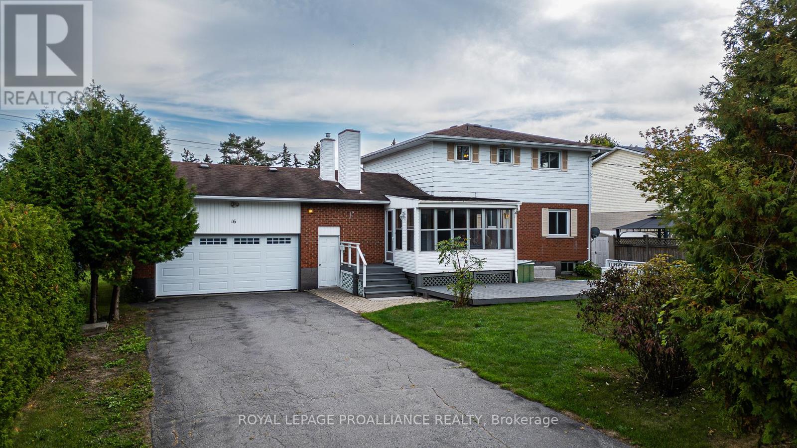 16 Country Club Dr, Quinte West Sidney Ward, ON K8R 1A1