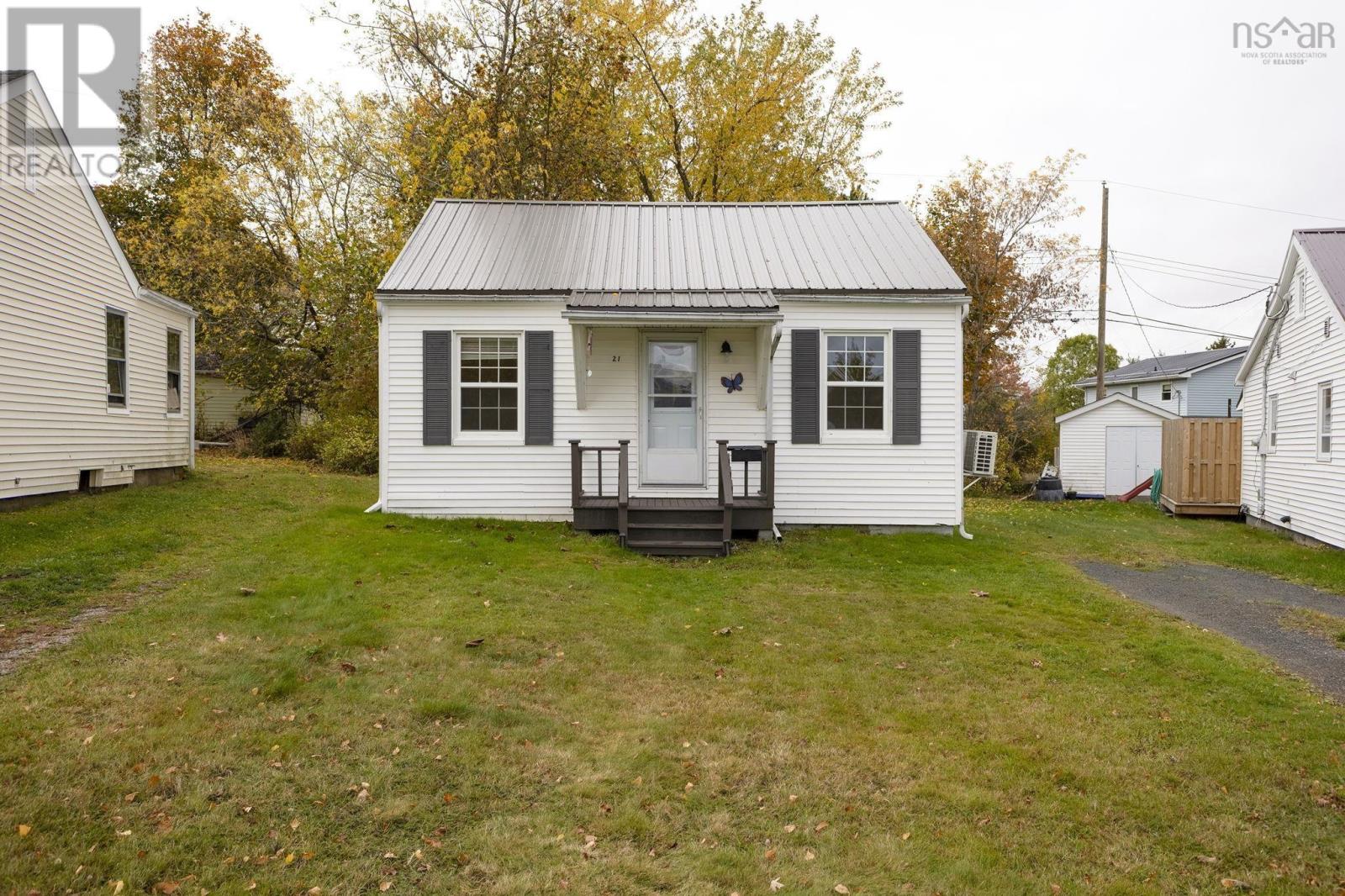 21 Highland Dr, New Glasgow, NS B2H 4C3