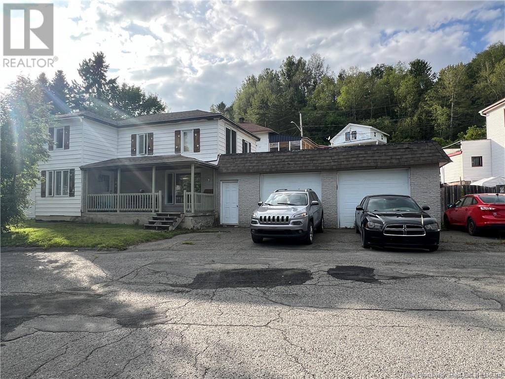 55 Veniot St, Edmundston, NB E3V 1L3