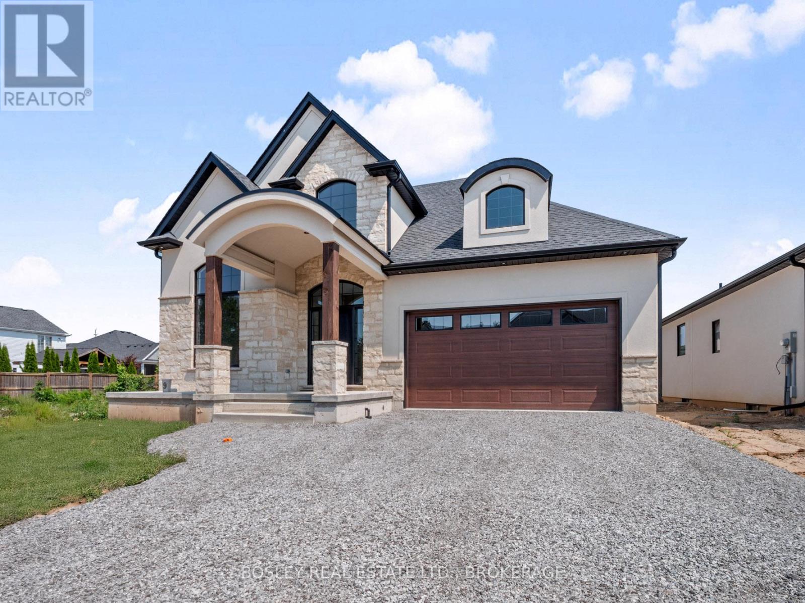 9 Oakley Dr, Niagara-on-the-lake Virgil, ON L0S 1J0