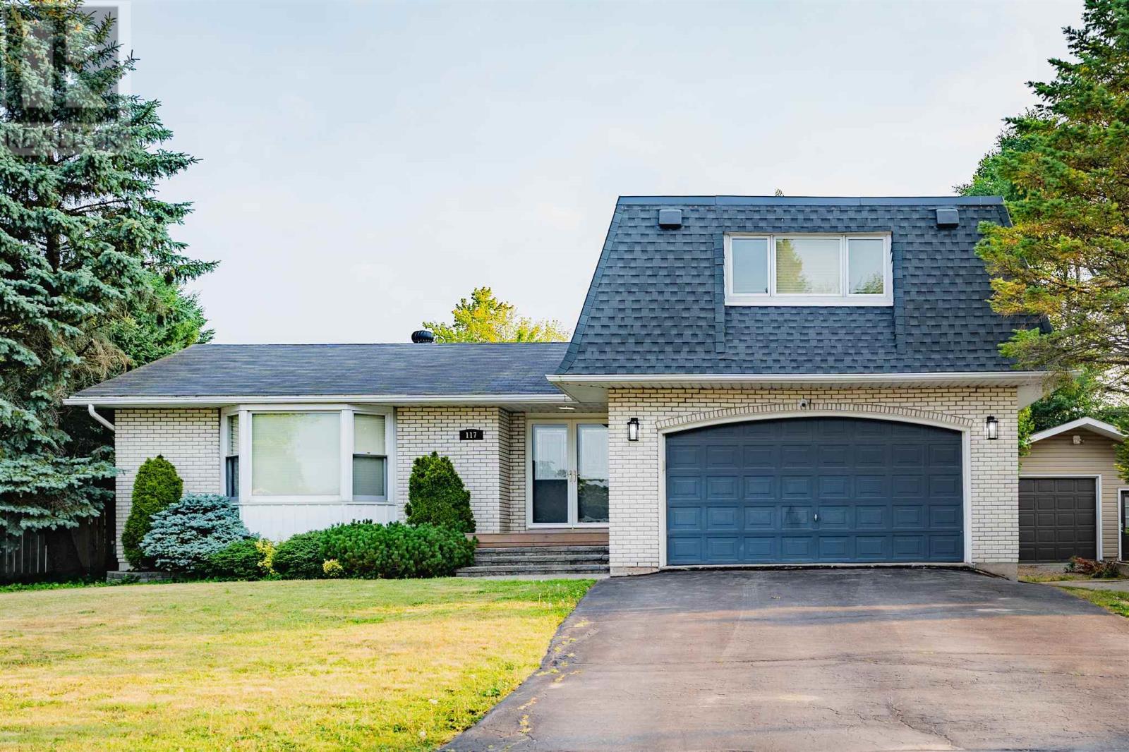 117 Plaintree Dr, Sault Ste. Marie, ON P6B 5G9