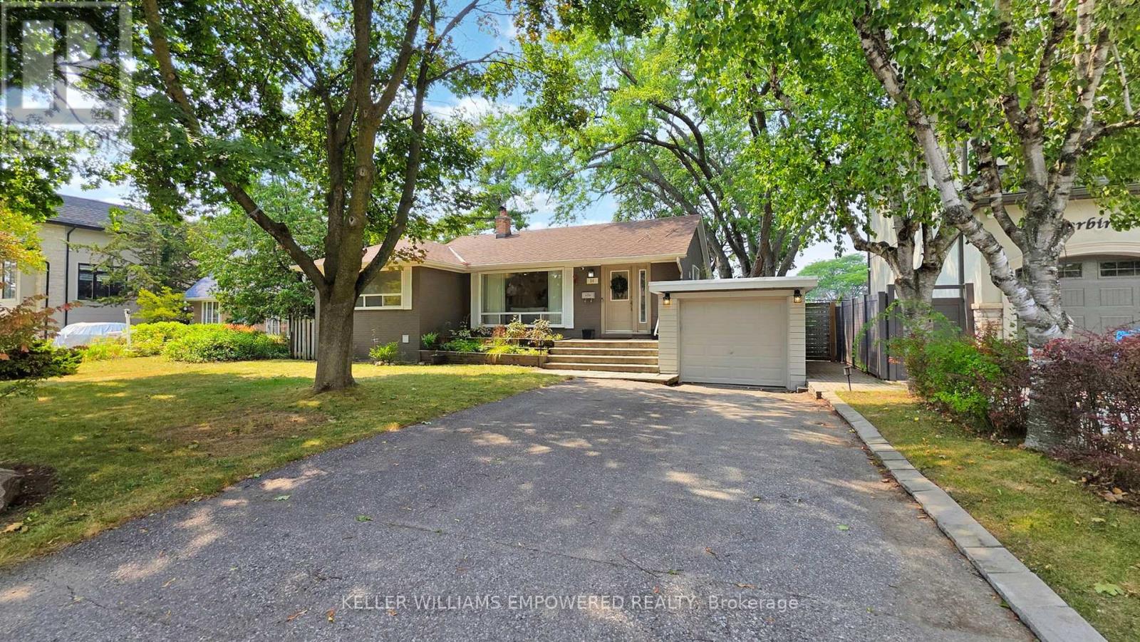30 Paperbirch Dr, Toronto, ON M3C 2E7