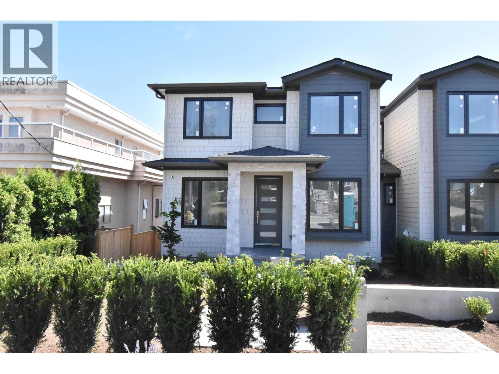 6252 Kitchener St, Burnaby, BC V5B 2J4