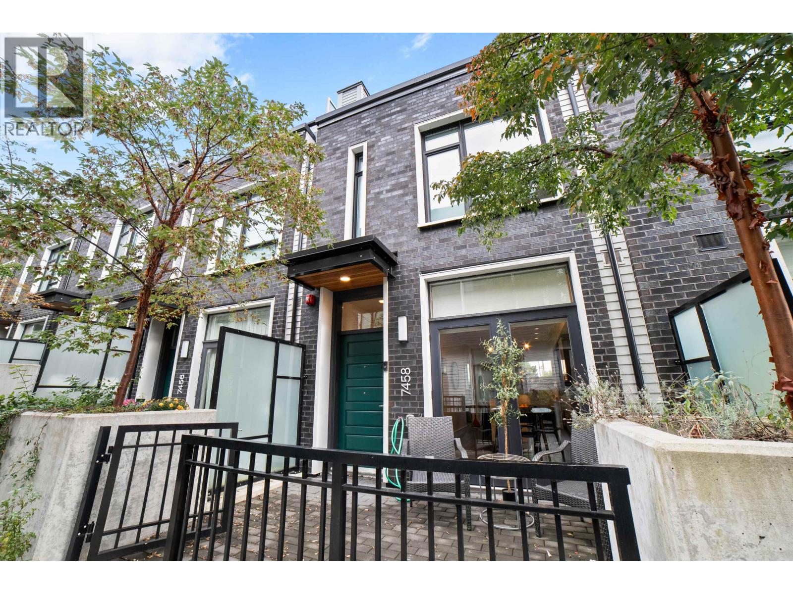 7458 Granville St, Vancouver, BC V6P 0G1