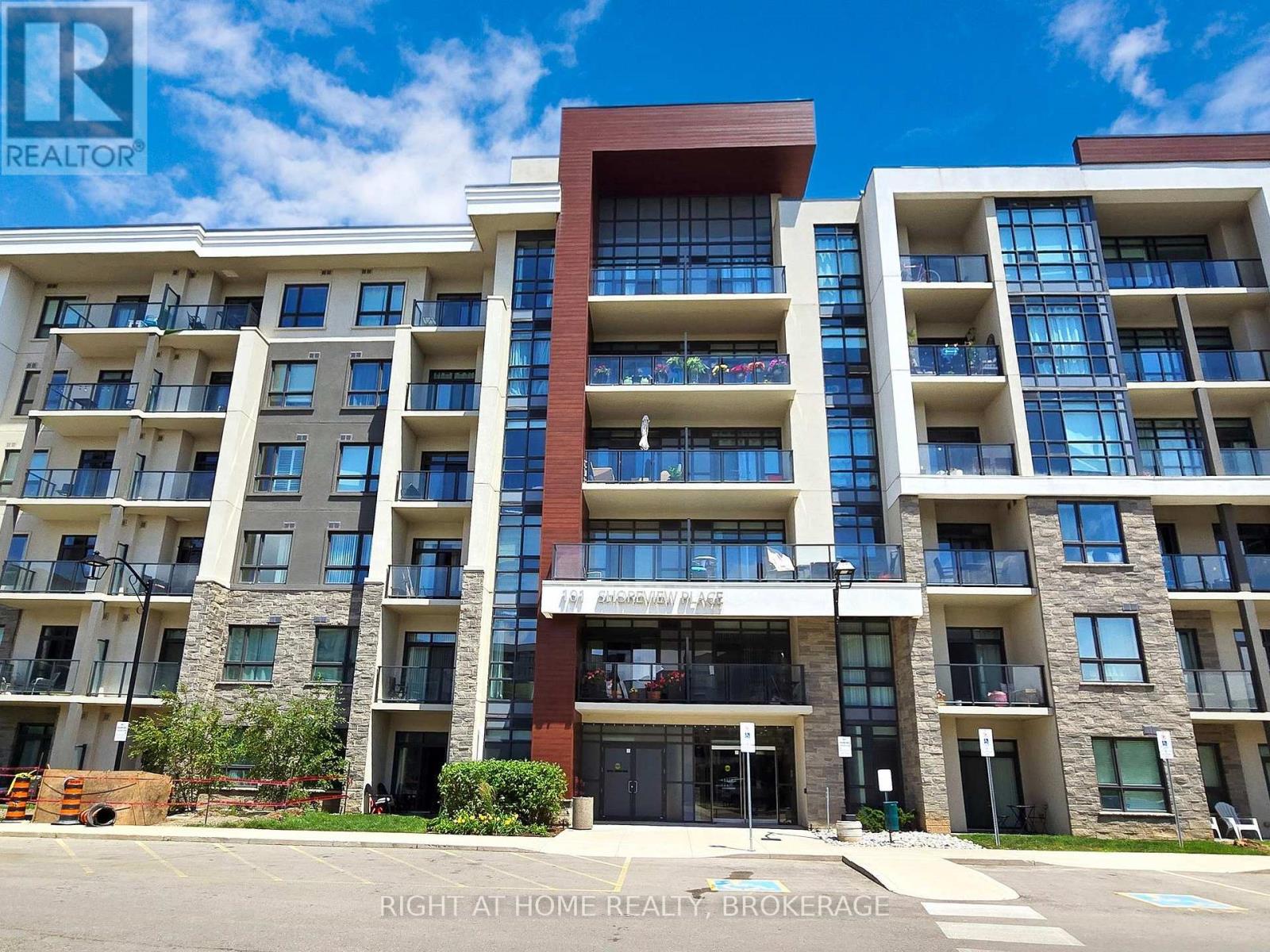 111 101 Shoreview Pl, Hamilton Lakeshore, ON L8E 0K3
