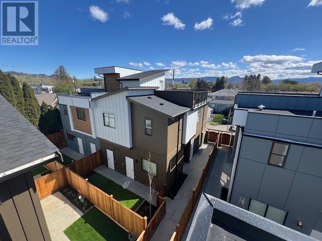2165 Aberdeen St, Kelowna, BC V1Y 2T3