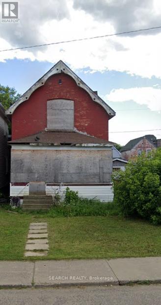 132 Bethune St, Thunder Bay, ON P7C 2G3