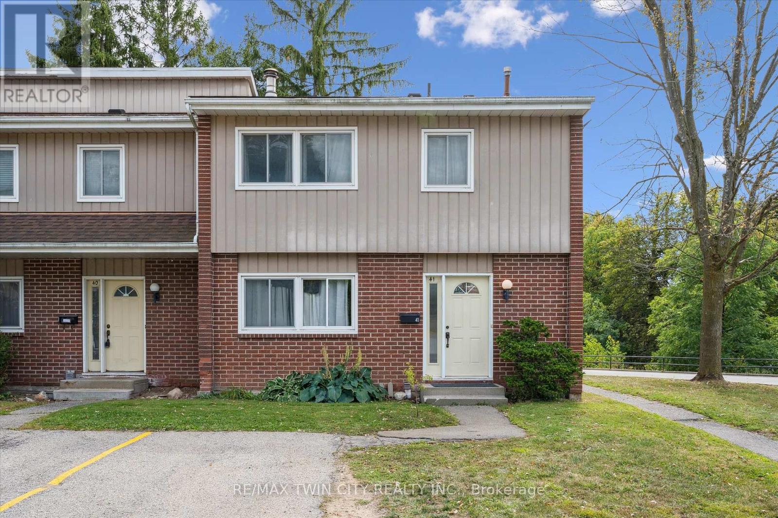 41 121 University Ave E, Waterloo, ON N2J 4J1