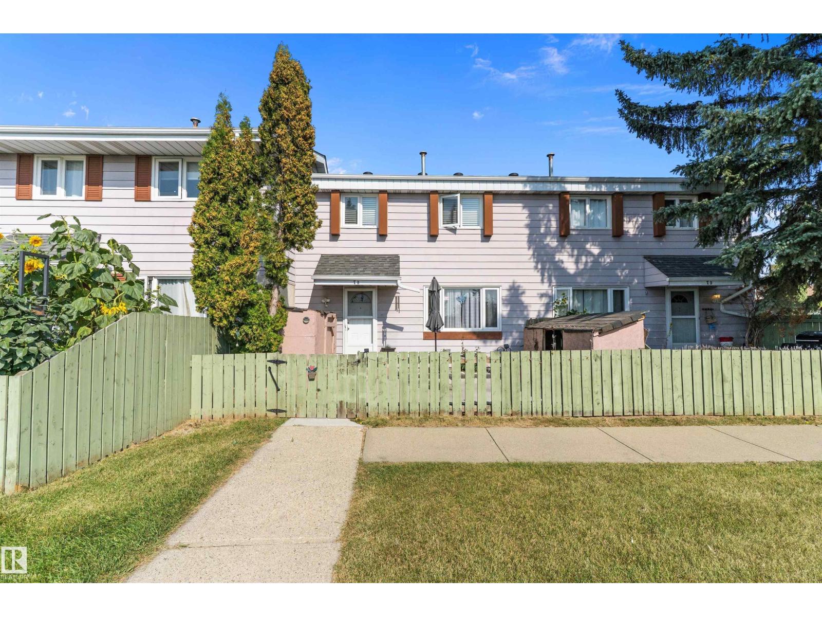 7 Callingwood Co NW #b, Edmonton, AB T5R 0H5
