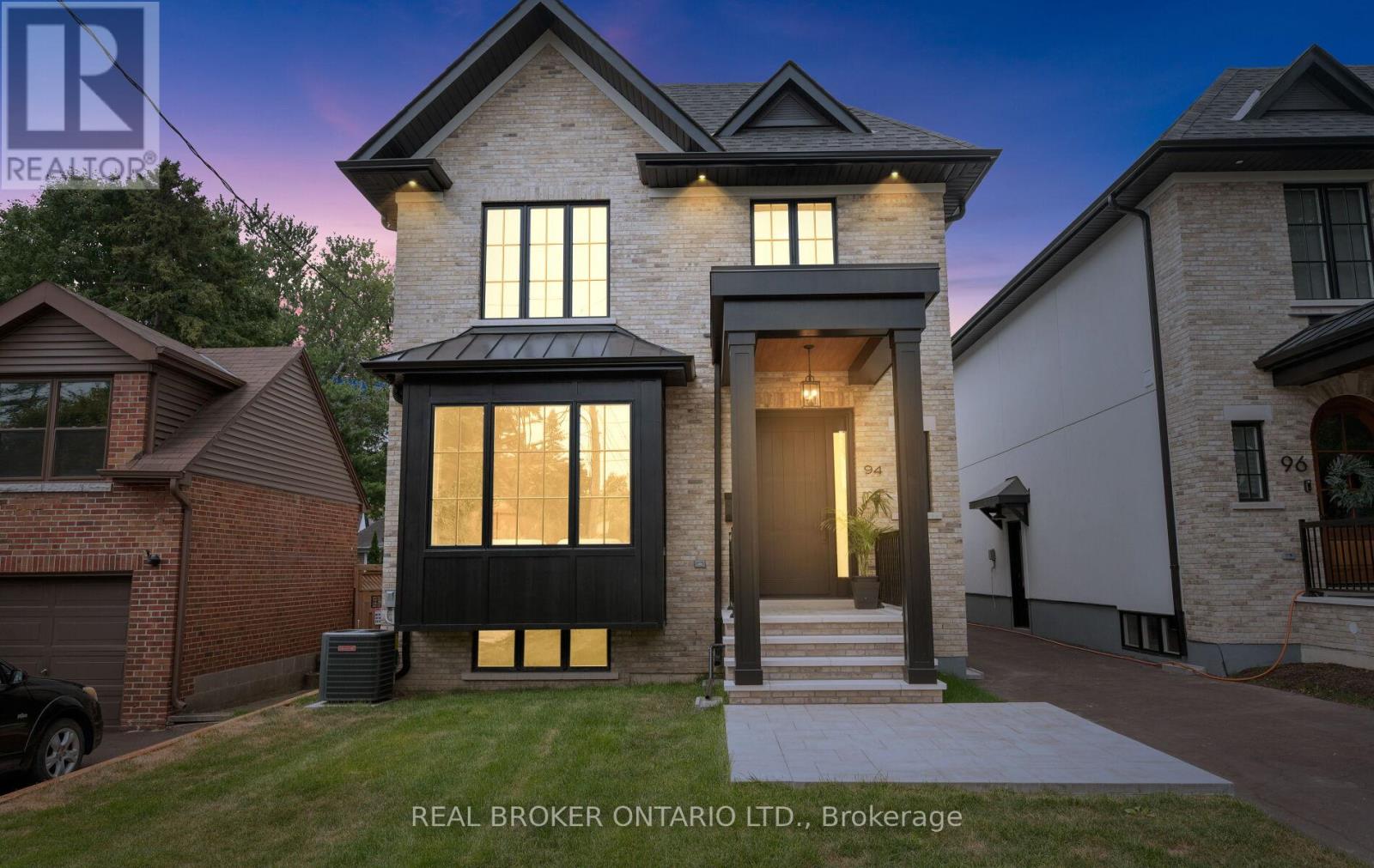 94 Prince Edward Dr S, Toronto Stonegate-queensway, ON M8Y 3V7