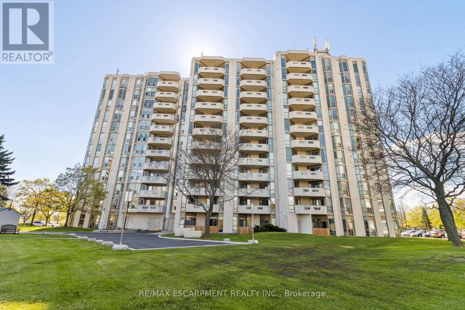 302 5070 Pinedale Ave, Burlington, ON L7L 5V6