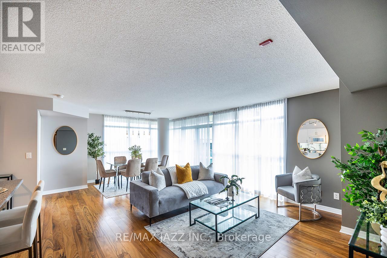 612 1600 Charles St, Whitby, ON L1N 1B8