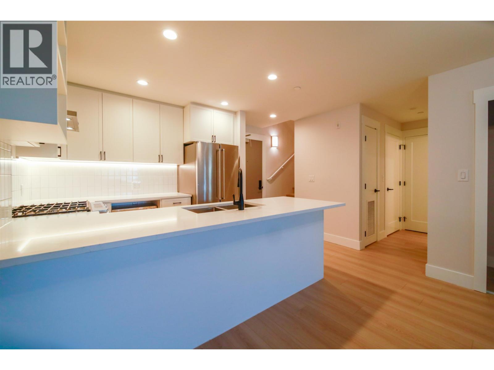 22265 Dewdney Trunk Road Unit 102, Maple Ridge, BC V2X 3J1