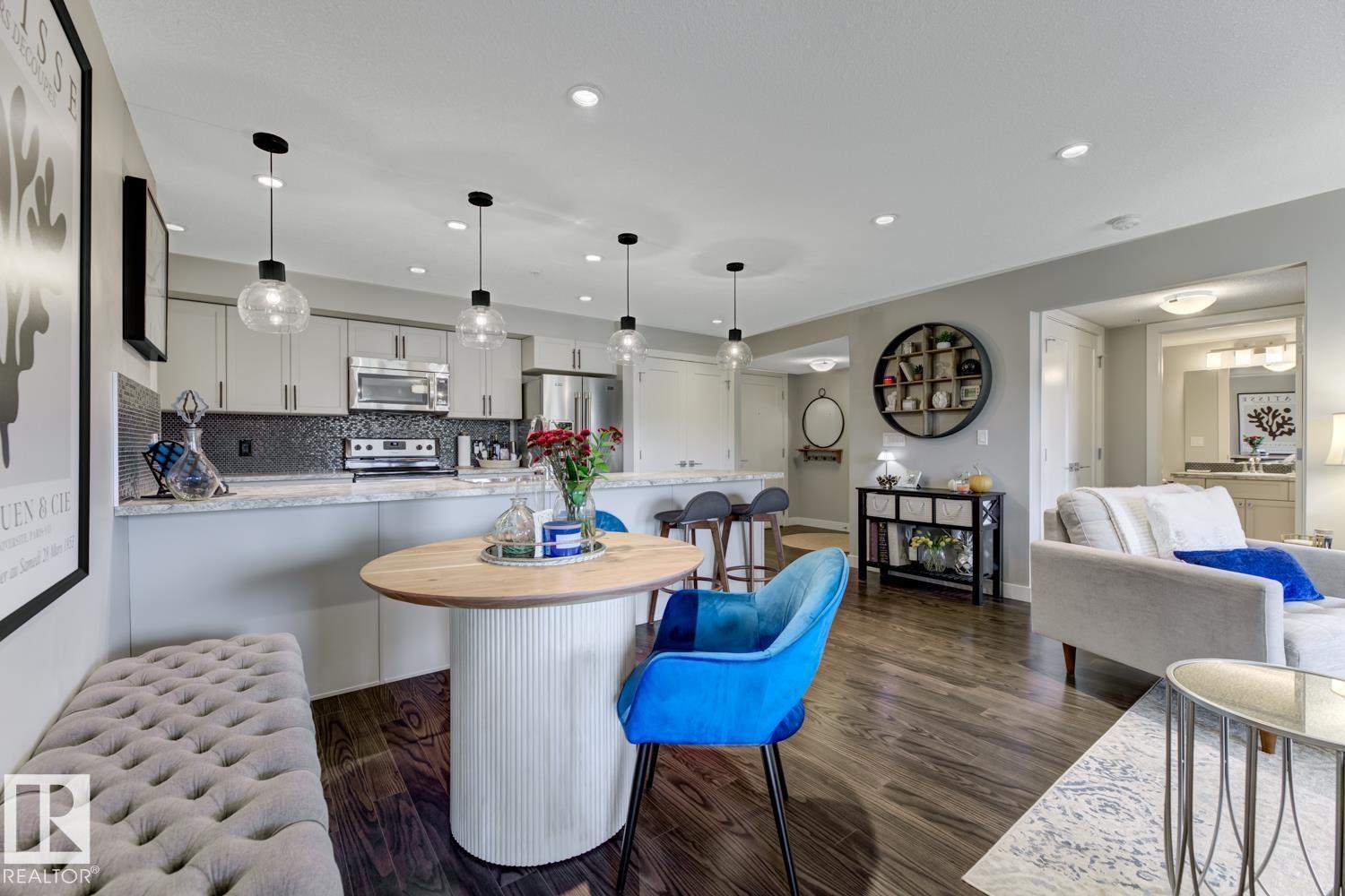 5029 Edgemont Boulevard Northwest #210, Edmonton, AB T6M 0S8