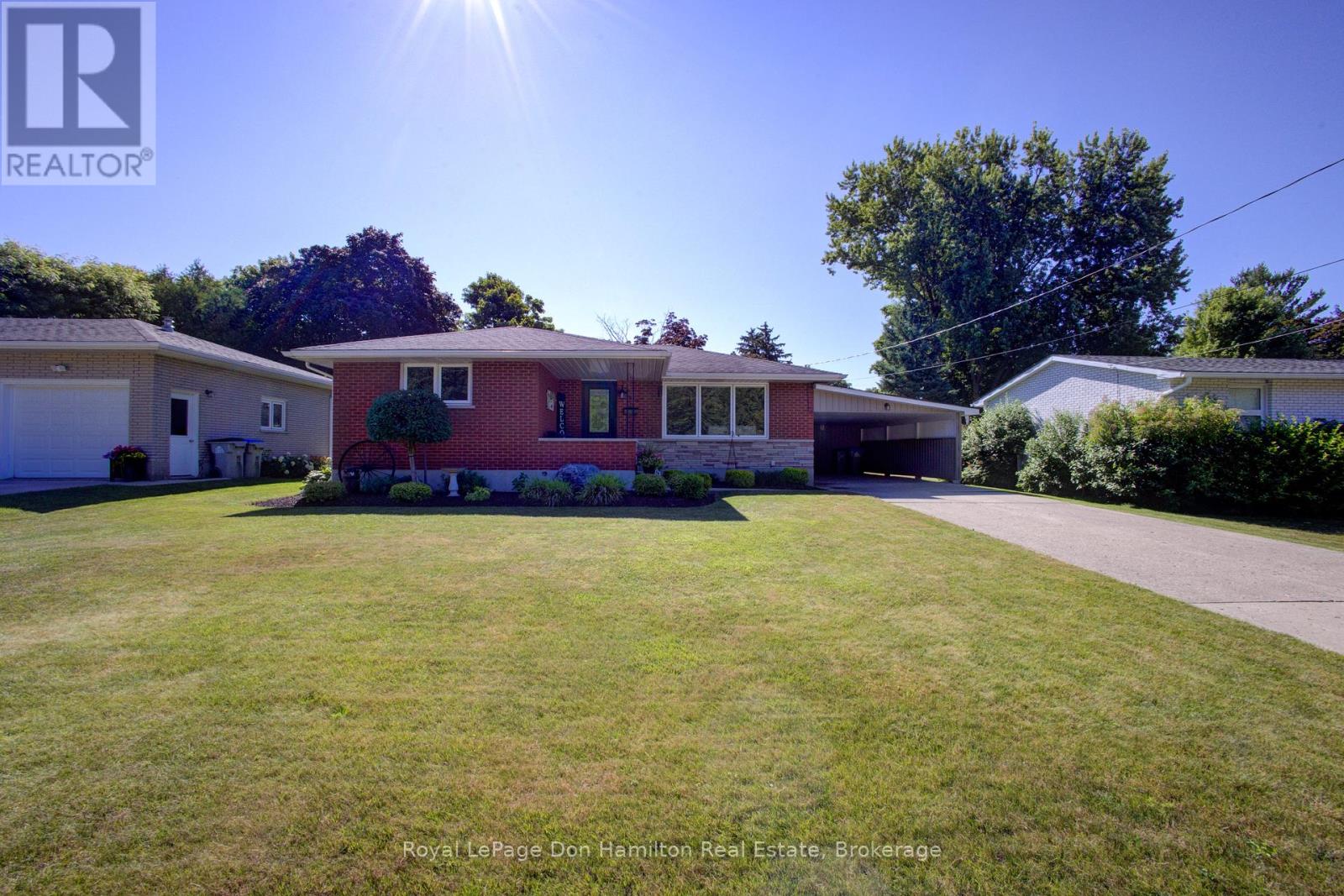 830 Barber Ave N, North Perth, ON N4W 3J9