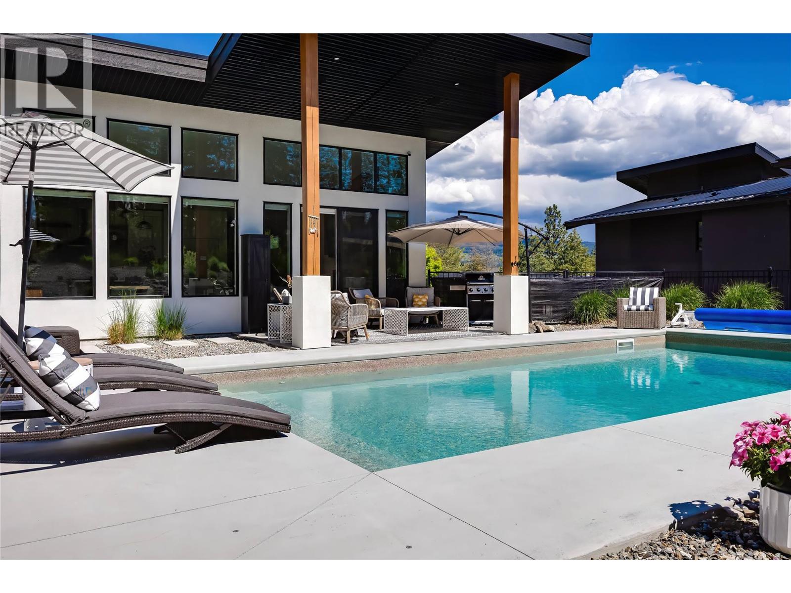 10352 Long Rd, Lake Country, BC V4V 0A9
