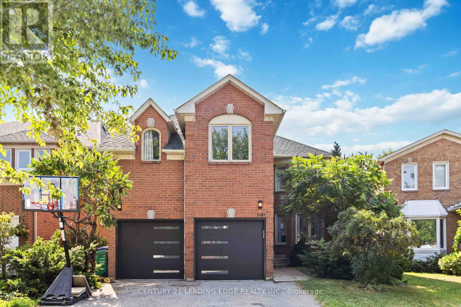 5201 Champlain Trl, Mississauga Hurontario, ON L5R 3B1