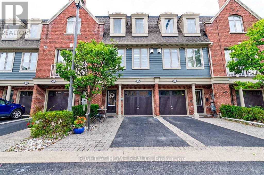 6 99 Brant St S, Oakville, ON L6K 2Z5